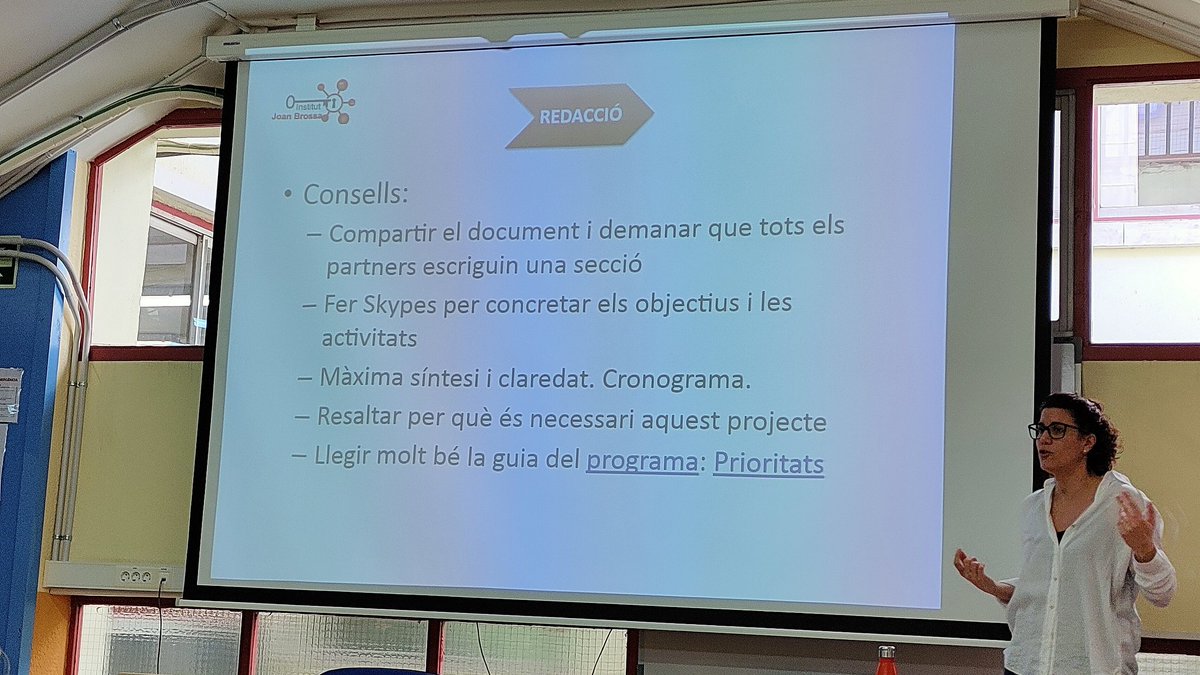 tevng's tweet photo. Aprenent sobre la gestió de projectes #Erasmus+ #FP per @LopezVicuBCN Key action 2, innovation and exchange good practices. Reunió Xarxa2 📌 #Mobilityfp https://t.co/FwmoRViI8l