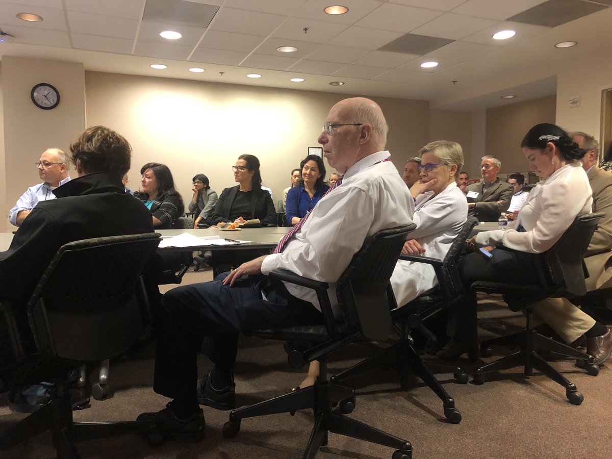 samira_sadowski's tweet photo. @NarisN6 presenting on #parathyroidcancer @NCIResearchCtr #MEN meeting w experts @mzeigermd @DrNancyPerrier @gwiezdzinska @JaydiDelRivero https://t.co/Gjkd4OdIVI
