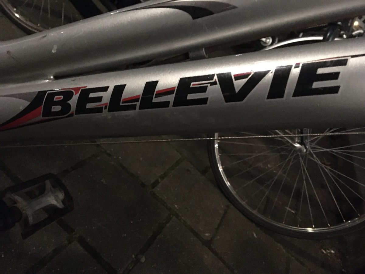 Toen ik dit fietsenrek zag heb ik meteen mijn telefoon opgeladen