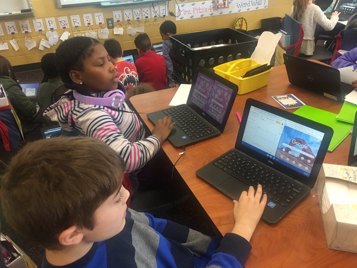 CatawbaTrail's tweet photo. African American projects @MacieFitzgeral9 @MISTERTHOMASCTE . Mrs. Fitzgerald and Mr. Thomas along with Ms. Gilliam @cgillammedia and Ms. Phipps    @lophipps help students combine information and technology to create biographies. @RichlandTwo https://t.co/L2mpArmDXp