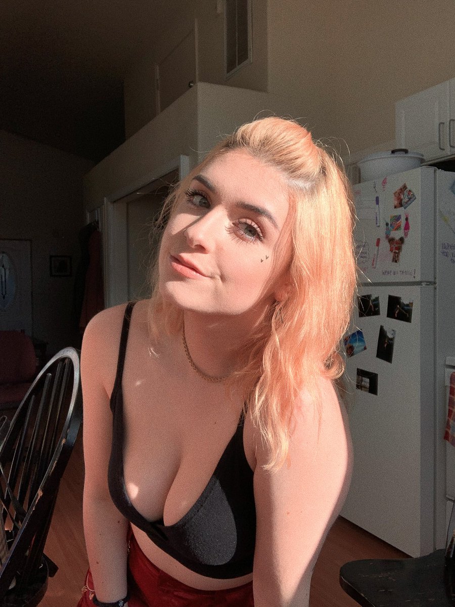 tessahoff's tweet photo. can’t choose a hair color to save my life check #backtoblonde https://t.co/bIs1SyYvEV