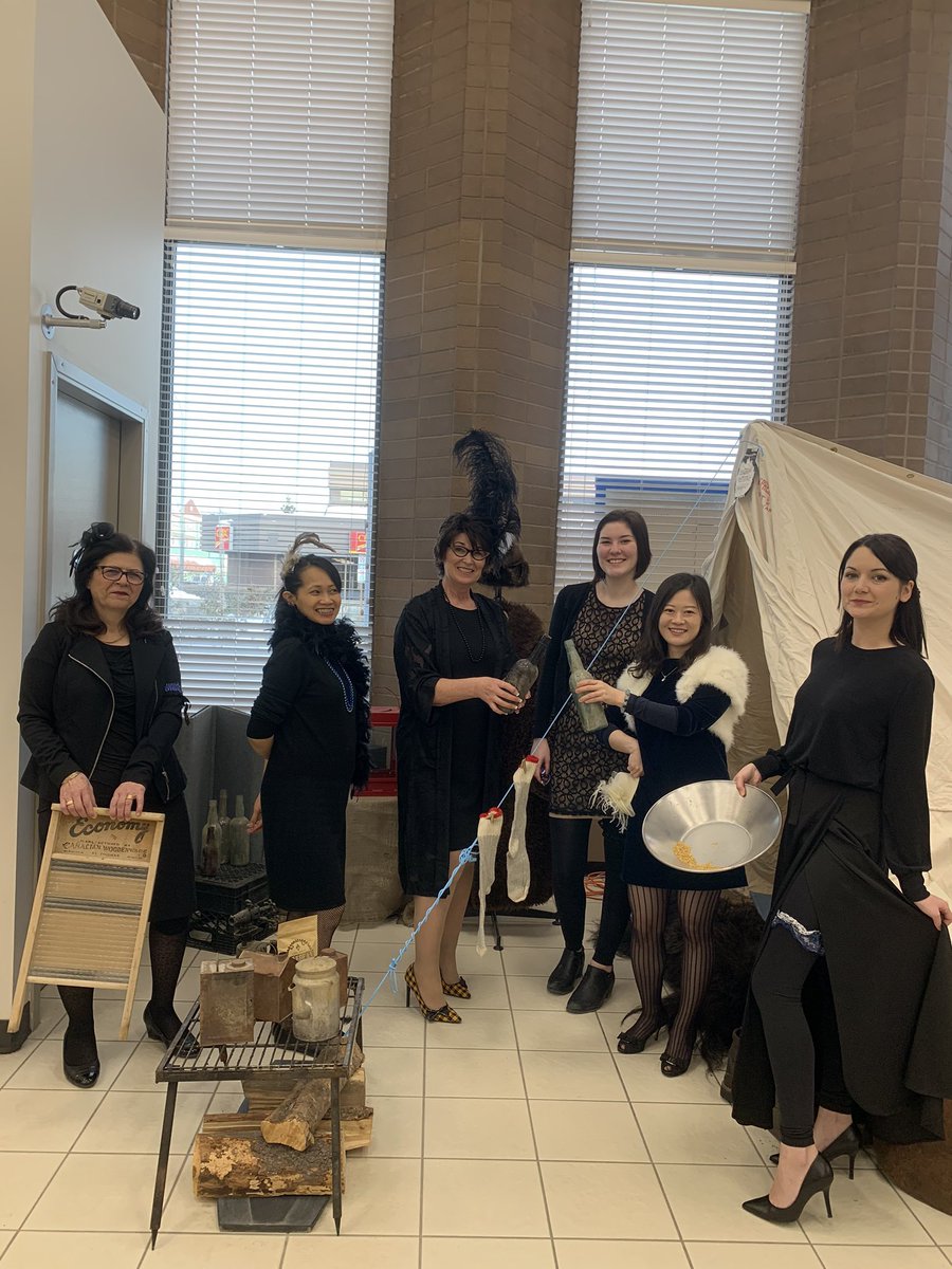 Happy Yukon Sourdough Rendezvous Festival !! 😊where fun meets the North 
 BMO is all decorated for the Rendezvous Business Decor Challenge . Please vote for us @ yukonrendezvous.com/2020-business-…
#proudtoworkatbmo