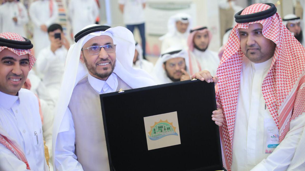 asd112030asd11's tweet photo. #يحدث_الان 
دشن المدير العام بـ #تعليم_جده 
وبحضور مدير عام التعليم المستمر بالوزارة ومديرالتعليم المستمر بجدة 
#مهرجان_الكبار_السادس_٢٠٢٠ 
في مركز #الأندلس_مول
والفعاليات المصاحبة له 
  ✍🏻 تحت شعار
  الأحياء المتعلمة - #تعلم_مدى_الحياه
@Media_M_E https://t.co/ijM5bCZ9WC
