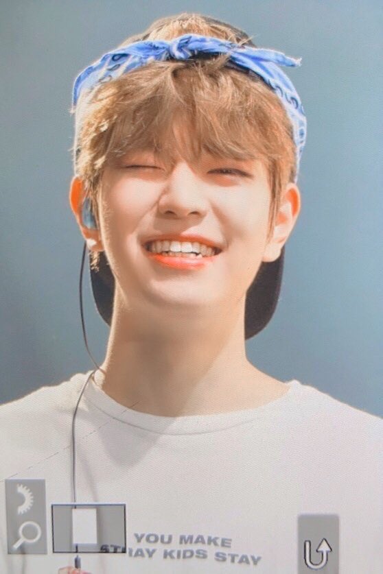 — 200219  ↳ day 50 of 366 [♡]; dear seungmin, today i felt really sad and anxious, but i watched some skz content and it made me feel way better because you never fail to put a genuine smile and make me happier no matter what, i love you to the moon and back sunshine