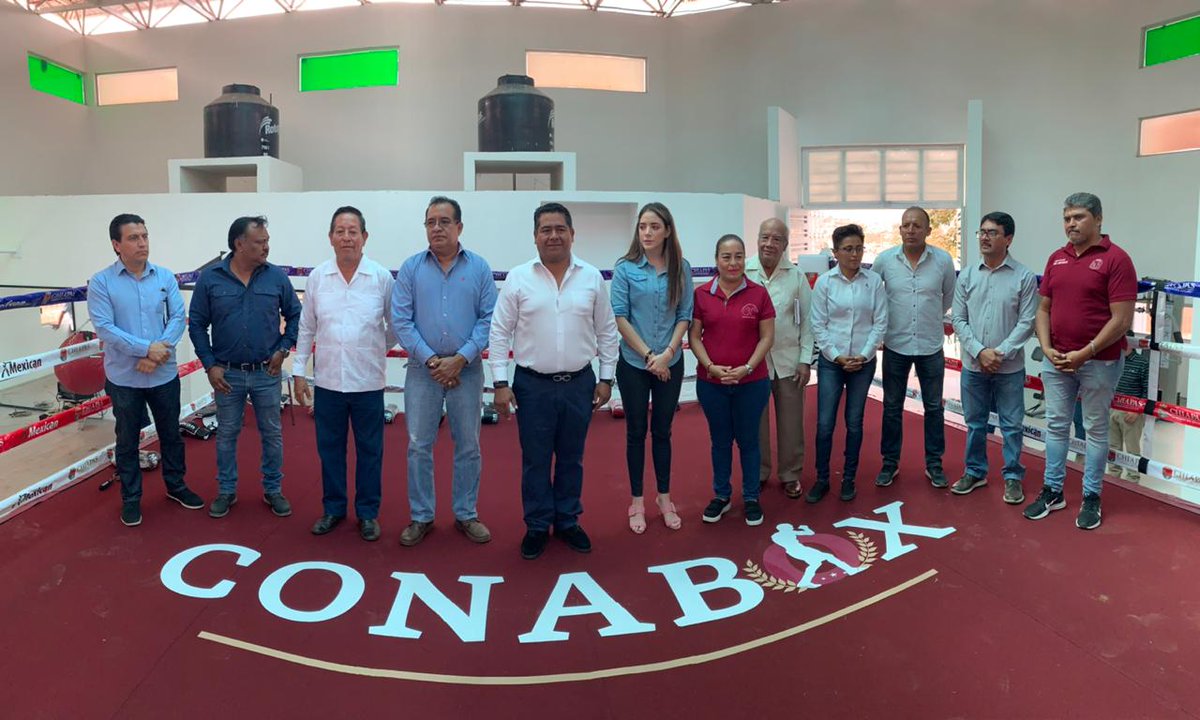 taniaroblesv's tweet photo. Hoy estuvimos en Cintalapa dando un recorrido por el gimnasio de box municipal para darle seguimiento al programa federal #CONABOX mediante el cual se están beneficiando atletas y entrenadores. Gracias al comisionado @MiguelTorrucoG por el apoyo brindado a Chiapas. https://t.co/LdSb7coUFp