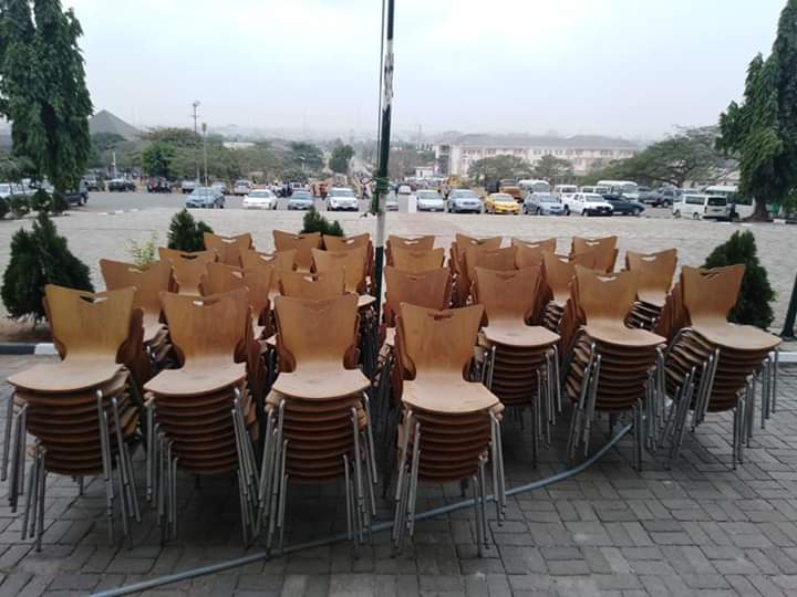 Imsuonline's tweet photo. Megumi Foundation Donates 250 Chairs To Imo State University, Owerri
#Education #ImoState #School #CleanImsu #EducationForAll https://t.co/kQhLpB6i9j
