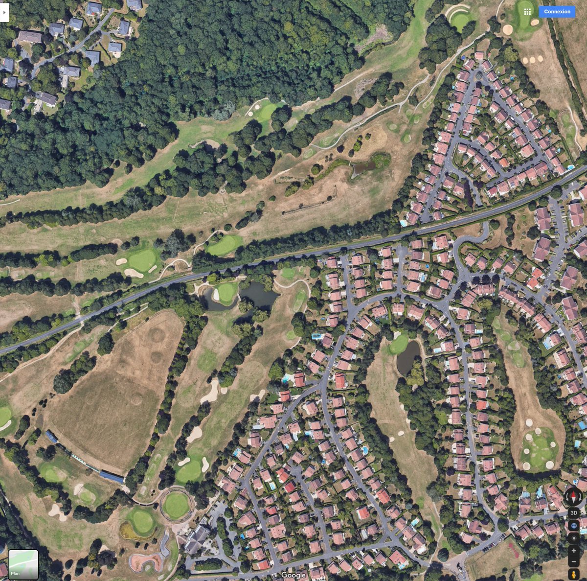 AlexandreMurer's tweet photo. Saurez-vous trouver lesquelles de ces photos montrent des villes franciliennes 🇫🇷, et lesquelles montrent des villes US 🇺🇸 ? #RêvePavillonnaire #Cauchemard https://t.co/M0Mc0XSQEU