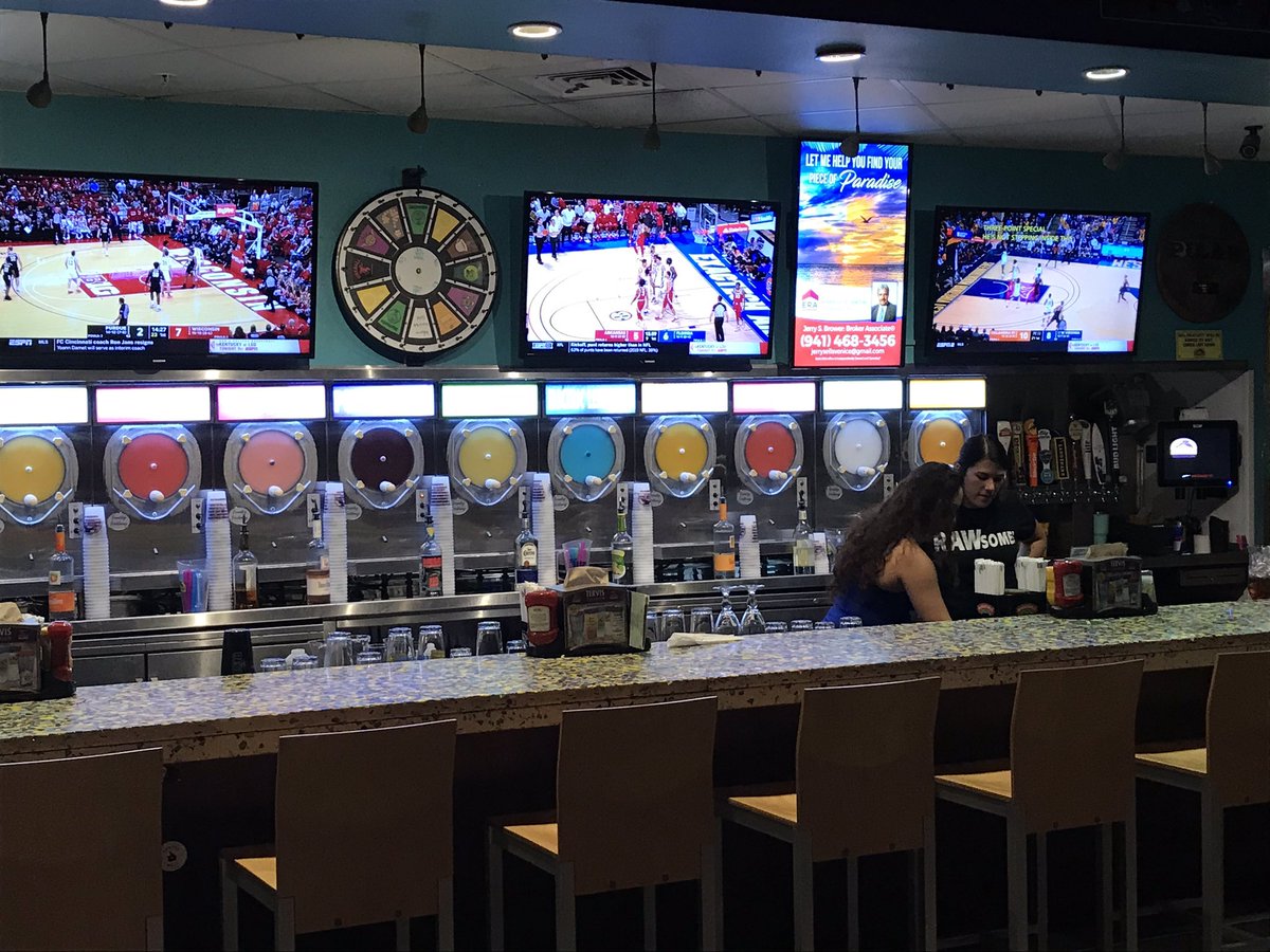 Keuzestress... welke van de 3 <a href="/NBA/">NBA</a> wedstrijden moet ik nu kijken? 😊 #nba #basketball #amerika #Florida