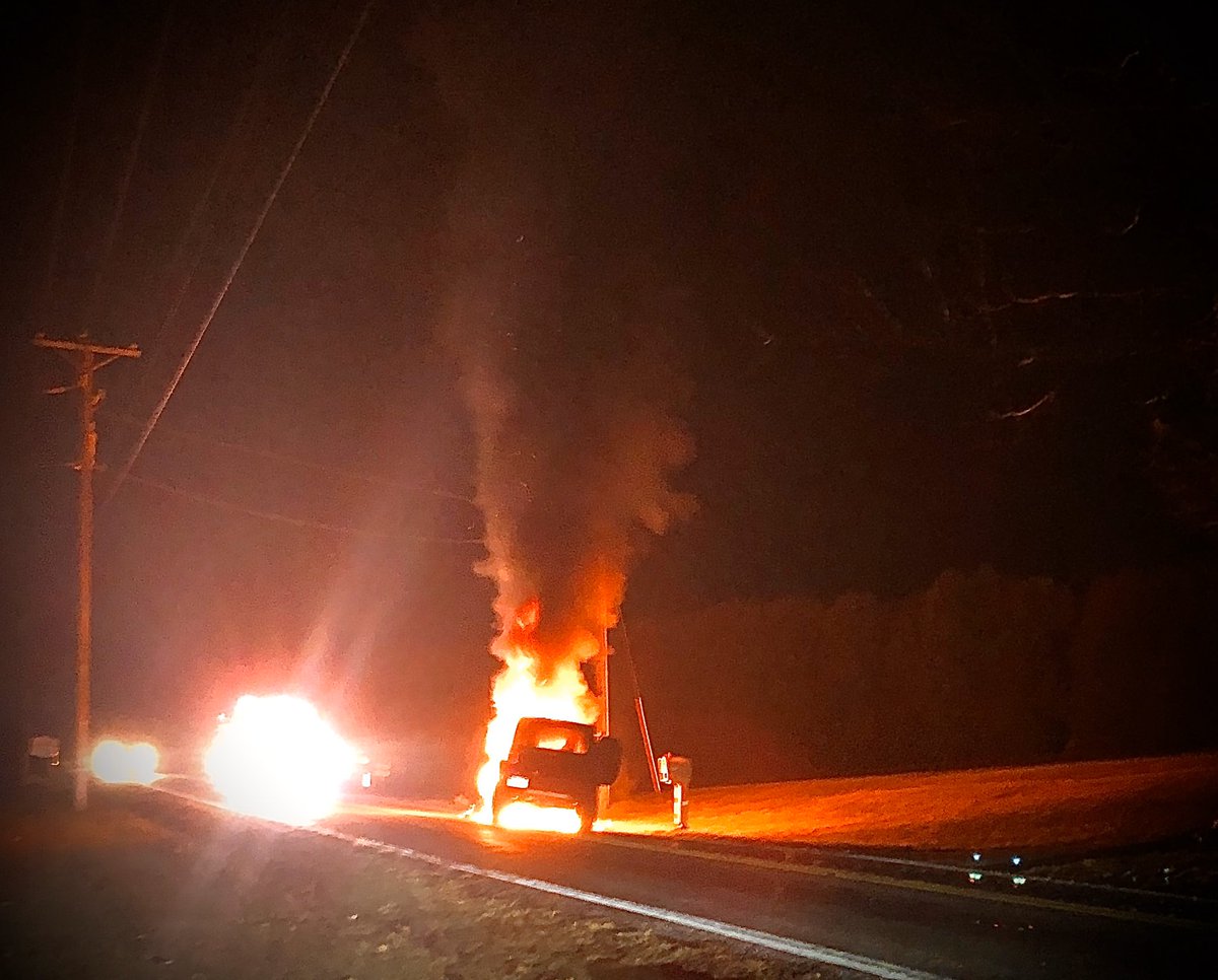jay_beckman's tweet photo. @Jeep Blinded by the light! 

Happened on 12/21/2019 still waiting for @JeepCares @Jeep @fcagroup @FiatChrysler_NA to respond.... ridiculous https://t.co/NR9CdA63FE