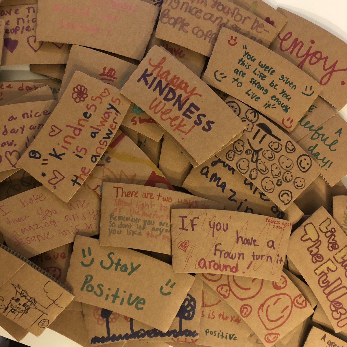 Mrs_Metzgar's tweet photo. So excited to drop these off at 5 Bean Coffee! My kiddos are participating in #KindnessWeek by doing small things for our school and community. Stay tuned! #prideinourpack #reynproud @WRMSWolves https://t.co/21fcSDyWZ8