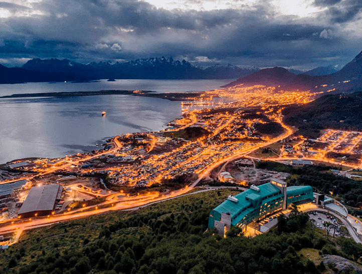 poptourarg's tweet photo. #HotelDeLaSemana 🛎🎖 #Arakur Resort &amp; Spa en #Ushuaia, #Argentina 🇦🇷
Emplazado en un entorno privilegiado, dentro de la Reserva Natural Cerro Alarkén, Arakur es mucho más que un hotel de lujo. Es una experiencia que dejará una impronta imborrable en la memoria de sus visitantes. https://t.co/qeqT6md2Yg
