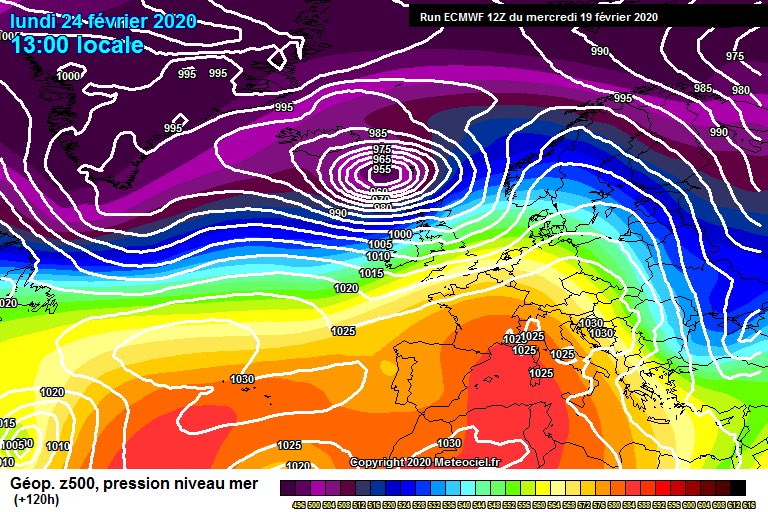 TheSnowDreamer's tweet photo. @WxBruges @Petagna GFS and ECM too close for comfort for N U.K. looks a menacing system. https://t.co/iKTadyyDGO