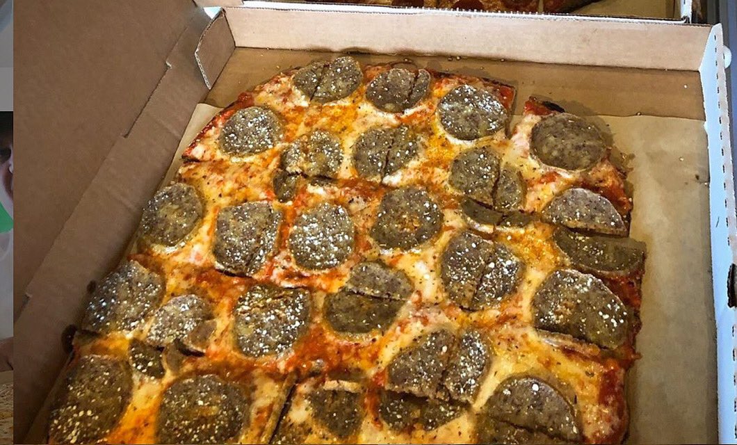 VirtuosoPizza23's tweet photo. If it’s going to snow, stop by &amp; pick up a Chicago Cracker Thin to go! 
402-556-9090  📞☃️🍕 https://t.co/uPw86nK3k0
