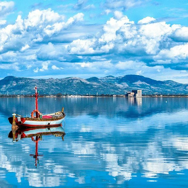 Best of #igerscagliari - Oggi vi portiamo sula costa Sulcitana a circa 100 km dal capoluogo sardo. Siamo a Sant’Antioco che si specchia nelle acque ferme della laguna di Santa Caterina, tra nuvole e riflessi azzurri che regalano immagini e suggestioni co… ift.tt/38T5PYx
