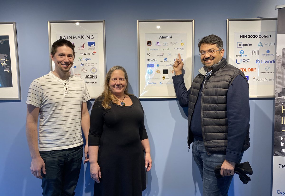 HartfordInsHub's tweet photo. Today @AureusAnalytics came in to lead a workshop. It’s always great to have program alum come back and mentor the current cohort! 😎 #mentor #startup #workshop #learning #accelerate https://t.co/FKjEmpdXVc