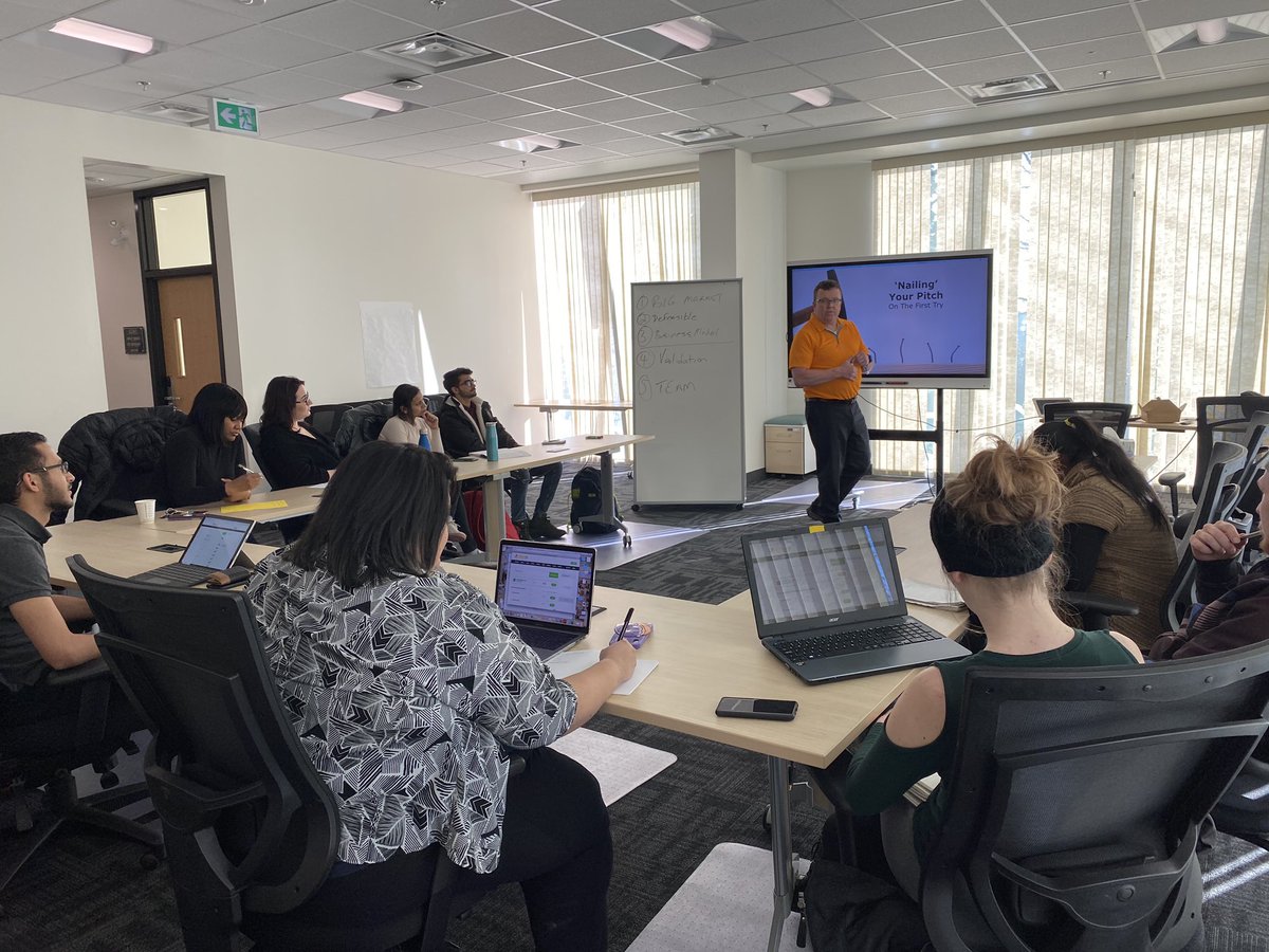 "Nailing your pitch on the first try" workshop with <a href="/CraigEliasYYC/">Craig Elias</a> and Innovation Launchpad <a href="/CUEdmonton/">Concordia Edmonton</a> students. "Practising is the key", he says!