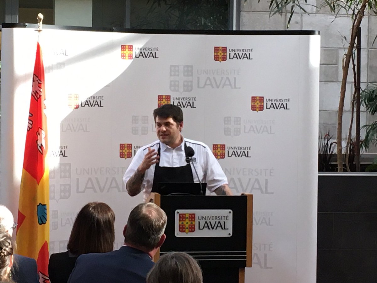 universitelaval's tweet image. Le Chef @StephaneModat, du @FairmontFronten, se passionne pour les aliments du Québec et se fait un devoir de les mettre en valeur. Il est présent dans le cadre du Lancement de la Chaire de recherche en partenariat @sentinelle_nord en approches écosystémiques de la #santé