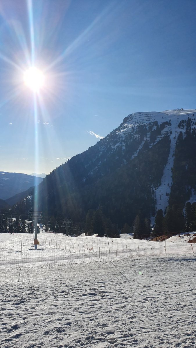 netITconsult's tweet photo. Not the worst office view.. #mobileworking #remotework #travel https://t.co/K8mxvXhP5C