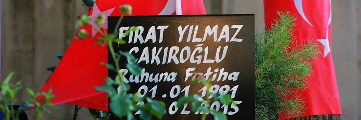 ÇAKIROĞLU bizim kavgamızın amentüsü...
Allah bize ömür verdikçe; “Bu mücadeleyi 20 kişi kalsakta 30 kişi kalsakta bu şerefsizlere vatan hainlere karşı yürüteceğiz Allah'ın izniyle.”

Bizim adımız “FIRAT” derdimiz “BAYRAK”.
Kıyamete kadar...
#FıratYılmazCakıroğlu