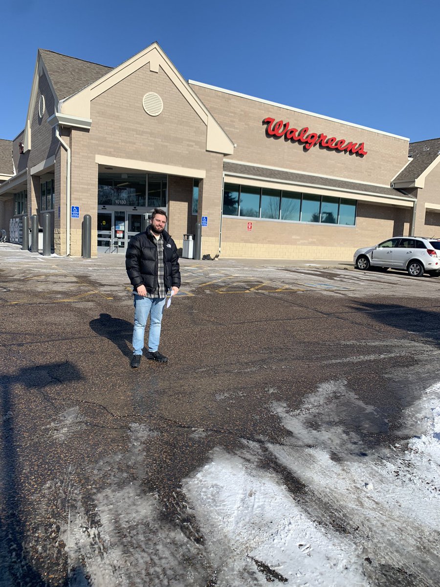 Cold can’t stop us! Dallas doing some Signature Flyer drops out in the Eden Prairie Community! #attemployee #ATT <a href="/bpeterson407/">Bryce Peterson</a> @BrianWest_NP  <a href="/Nikki_Jensen1/">Nikki Jensen👩🏼‍💻</a>