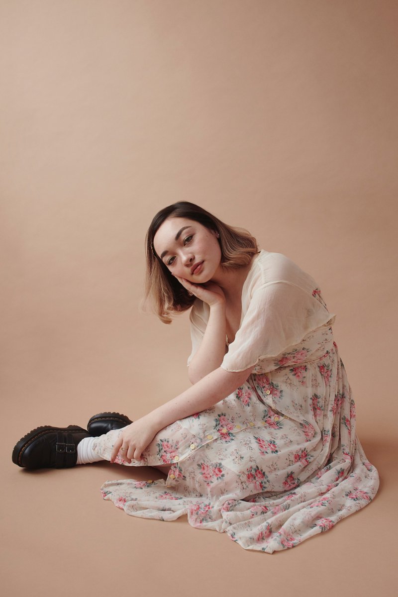 mxmtoon's tweet image. "fever dream (acoustic)" is out tomorrow! can't wait for you to hear it :)