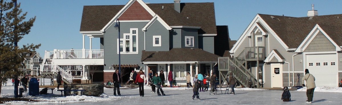 Come on down for a skate before the sun melts the land based rinks <a href="/LakeSummerside/">Lake Summerside</a> !
Pleasure and hockey rinks are open on the lake as well.