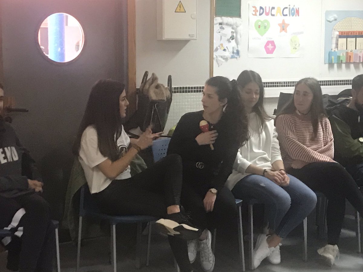 aileon25's tweet photo. Hoy hemos inaugurado #OEUMA y hemos presentado el reto de diseñar actividades educativas para alumn@s de @CEIPLOSREMEDIOS que vendrán a la facultad. Integraremos dos asignaturas: Organización y Didàctica #dgprimuma Con ilusión comenzamos el cuatrimestre 😬 https://t.co/WTt5u5POSu