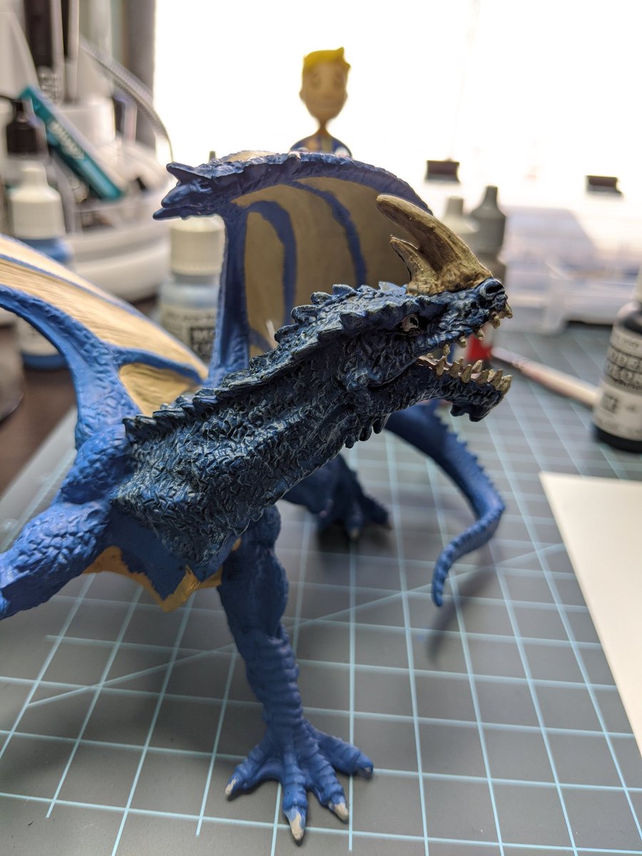BrunetteWBrush's tweet photo. I know, it's been a while, but I'm getting back into things. I finished the dragon's head and I am currently working on the body. Saving the wings for last.
#miniaturepainting #bluedragon #bwab #ilovetopaint https://t.co/avA515WzQ3