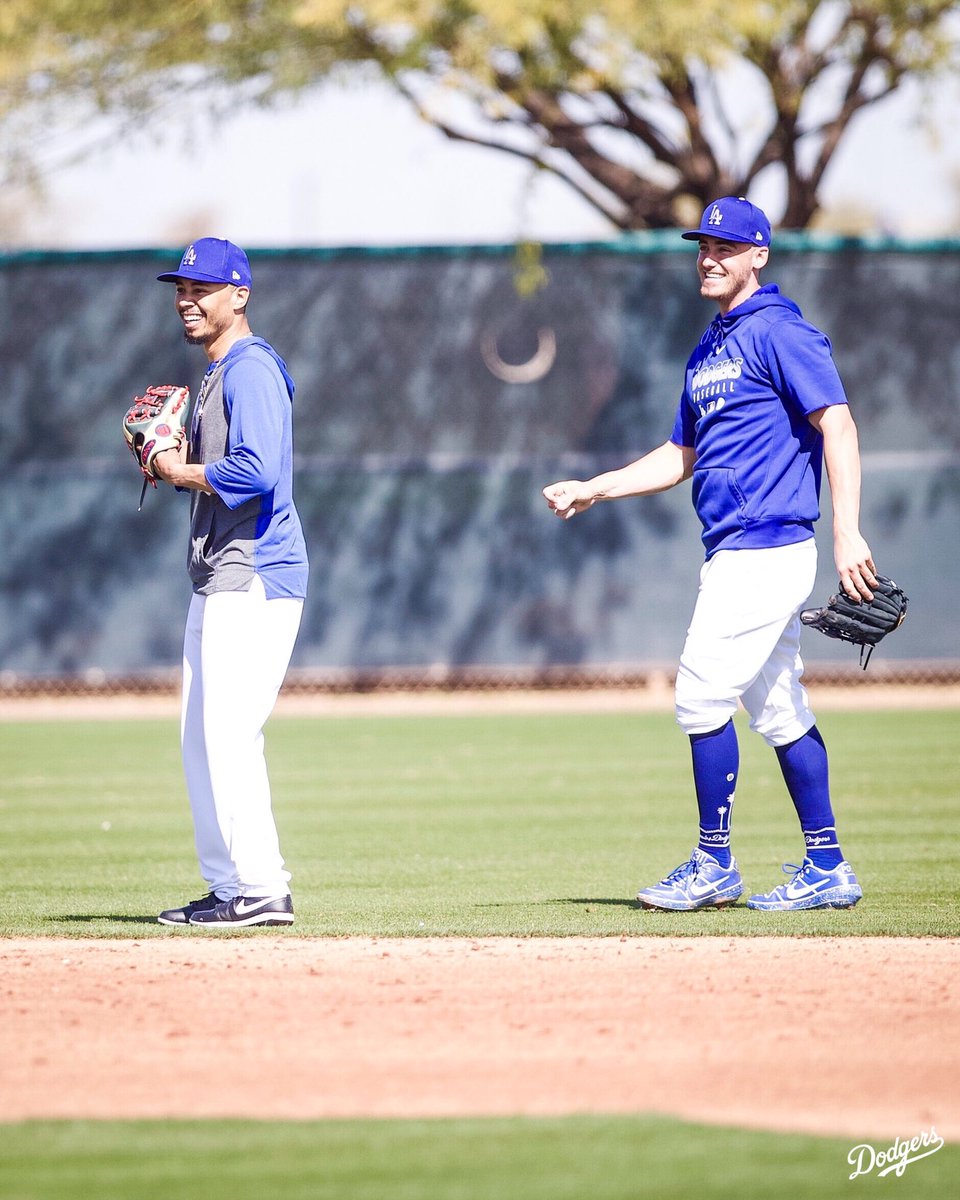 Dodgers's tweet photo. Did we just become best friends? https://t.co/xw49sfGJNB