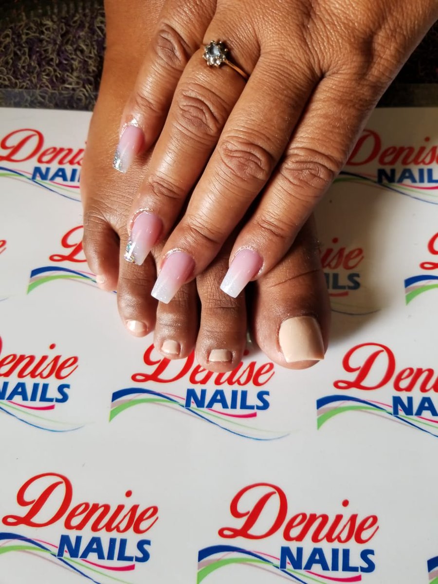 TalentedBeauty8's tweet photo. When your nail tech just get you https://t.co/z5UFwb4BqU