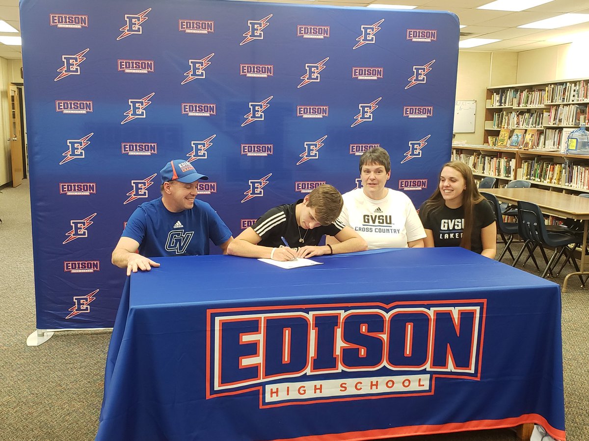 EdisonSports's tweet photo. Congratulations Daniel Lambert signing to run cross country at Grand Valley State! https://t.co/n77KYc0XWW