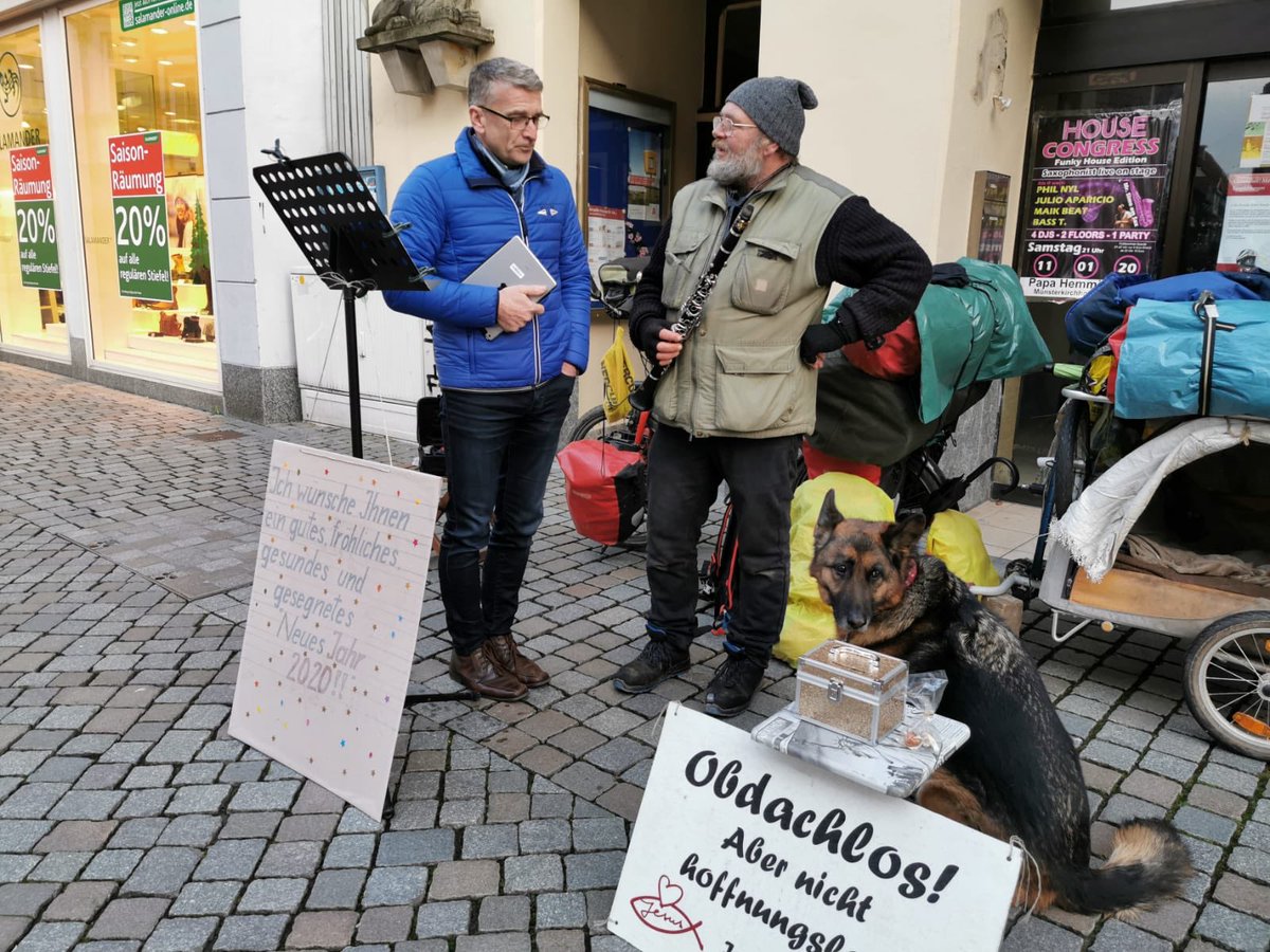 Einfach mal machen... 
Rausgehen! 
Gespräche suchen! 
Zuhören! 
Lösungen finden! 
Pragmatisch handeln! 
So bin ich persönlich - so bin ich als Landrat! 
#torstenwählen #torstenbewegt #hamelnpyrmont