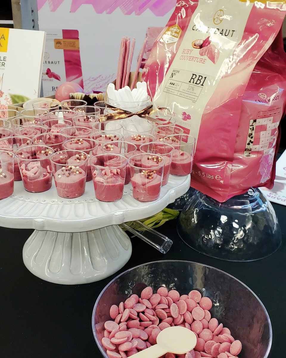 WeTheSweet1's tweet image. We&apos;re all getting to know #rubyrb1 today! 
#truffle #truffles #pink #thefourthtype #chocolate
