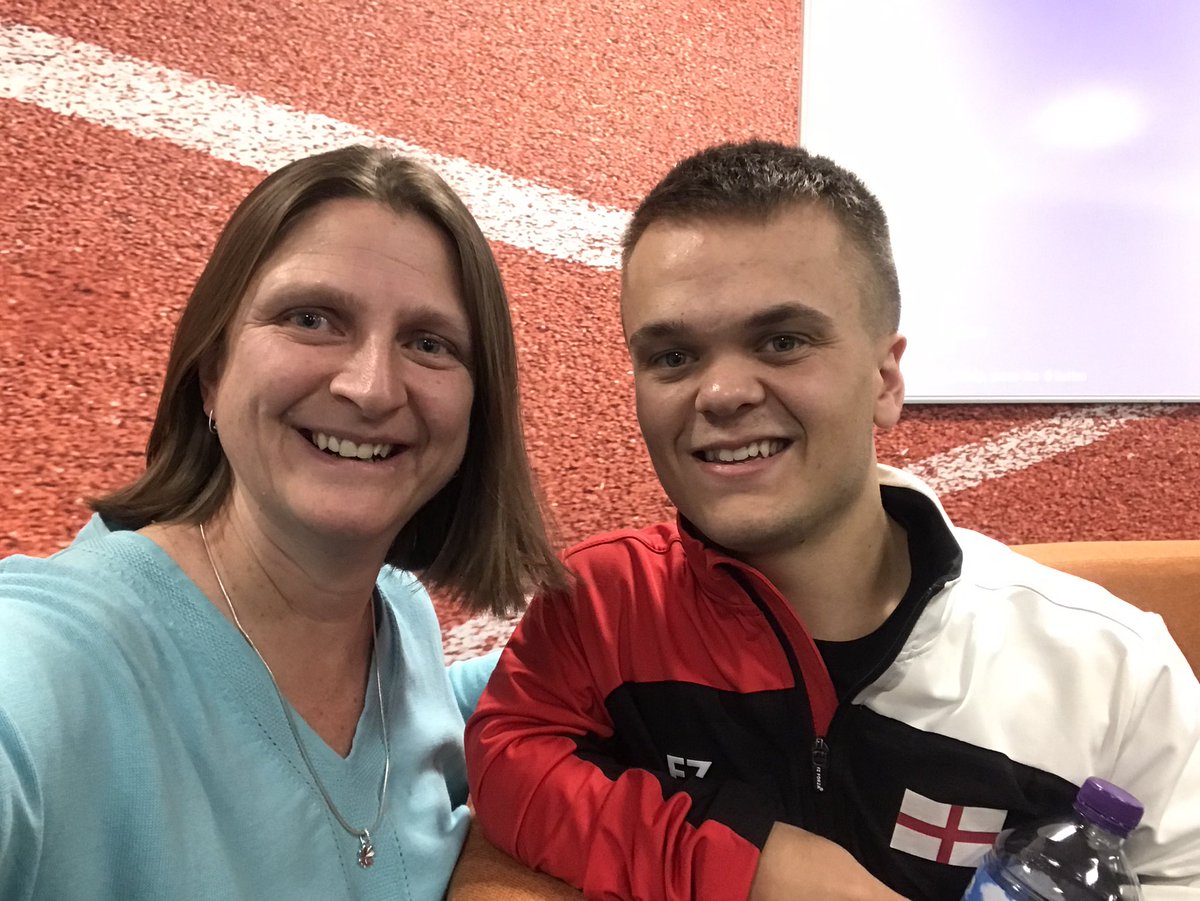 From <a href="/DHFSphysed/">DHFS PE Dept</a> sports hall to World No 1 in Para Badminton! Great to catch up with <a href="/JackShephard25/">Jack Shephard</a> at the <a href="/DerbyshireIS/">Derbyshire Institute of Sport</a> Connect event tonight. Good luck in Tokyo! #makingDerbyshireproud