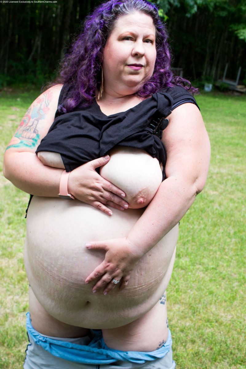 PlayfulCougarSC's tweet photo. Update 521 is now available @CharmsandGents #outdoorfun #bbwwoman #flashingtit #PurpleTour2020 #milf Click here: https://t.co/pVLJtnXGFq πΎπΎπΎ https://t.co/2QlWgAJZt0