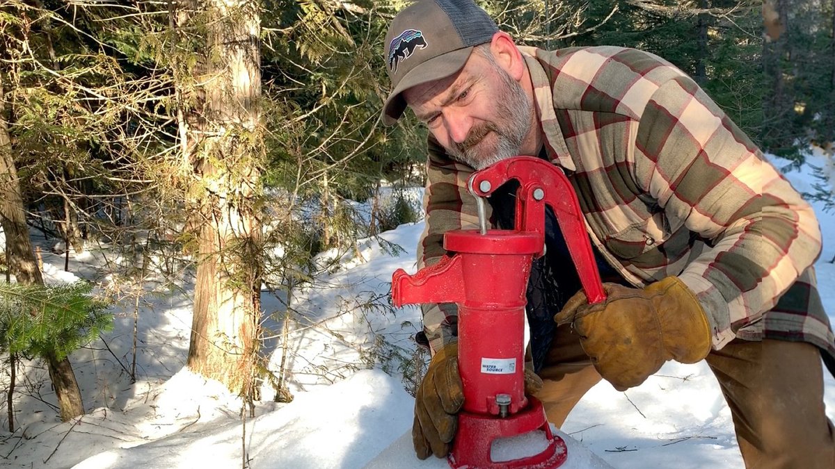 MartinJohnsonHD's tweet photo. So many people have been asking for an update on our DIY well that I had to go out and make a video about it today.  
👇 Watch the video here 👇
https://t.co/HmuJpP3Zp2 https://t.co/r9Tm3uyaln