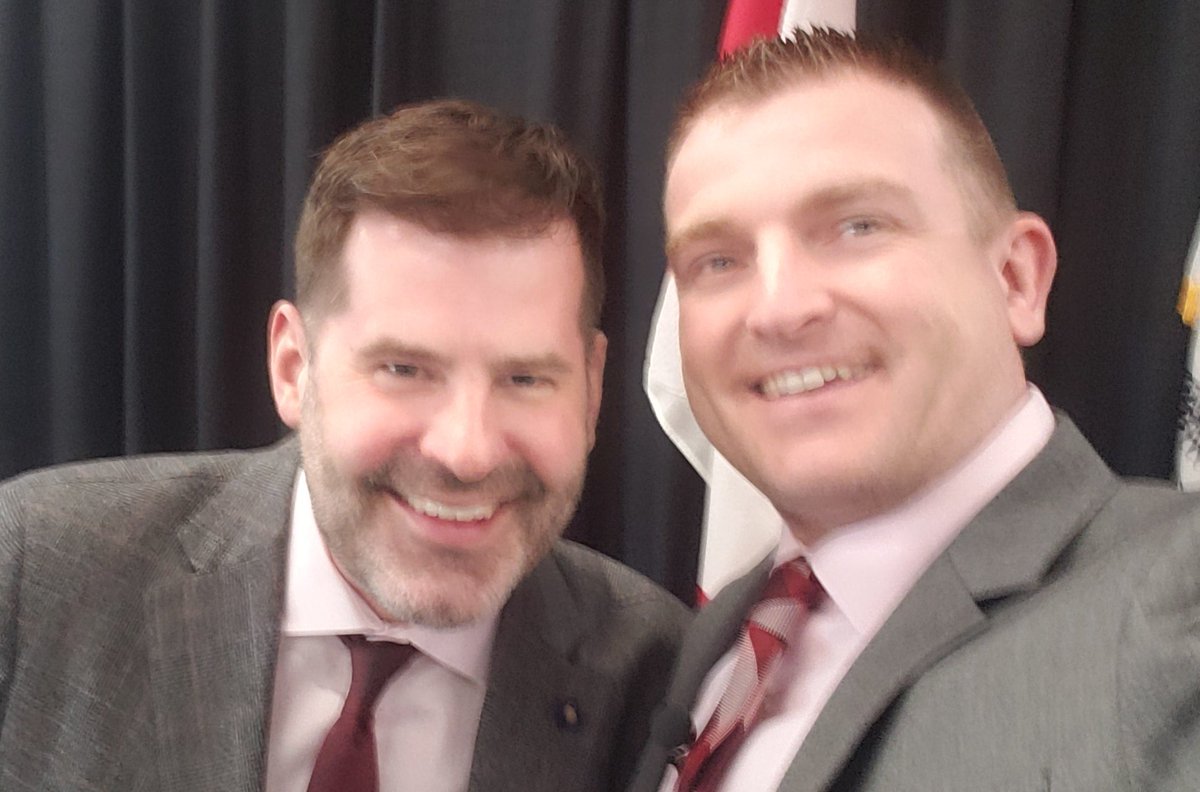Hack2Normal's tweet image. Second largest honour of the #EMSS20 day @NAIT: being introduced as a speaker by @ryanjespersen 

Naturally, had to grab a (blurry) selfie #fangirling