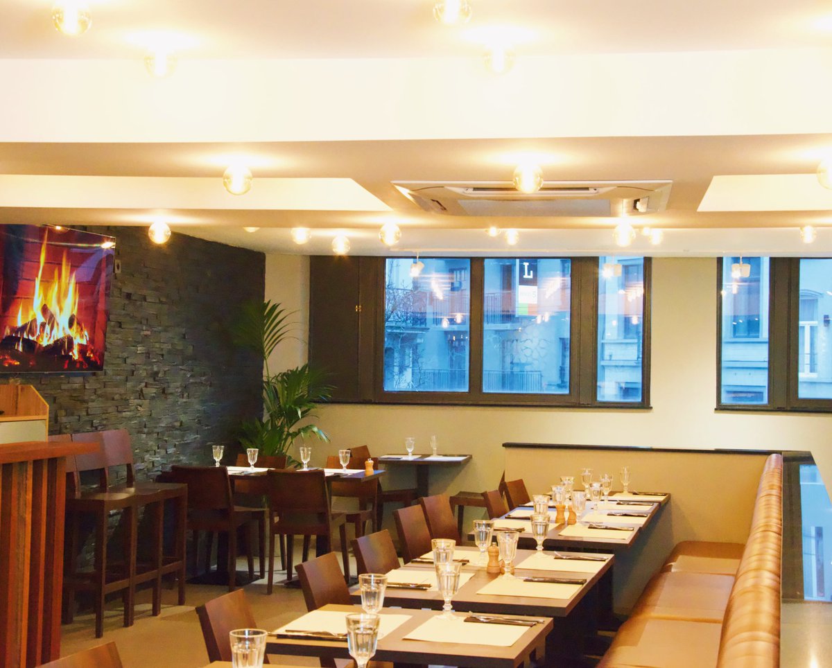 Brugels_be's tweet photo. Une sortie en famille? Entre amis? Ou avec votre https://t.co/nqmIlsDC25? On a l’espace idéal pour vous accueillir ! 

#brugels #restaurant #resto #bruxelles #brussel #salle #espace #famille #amis #rendezvous #date #food #halal https://t.co/InyQC8txJU
