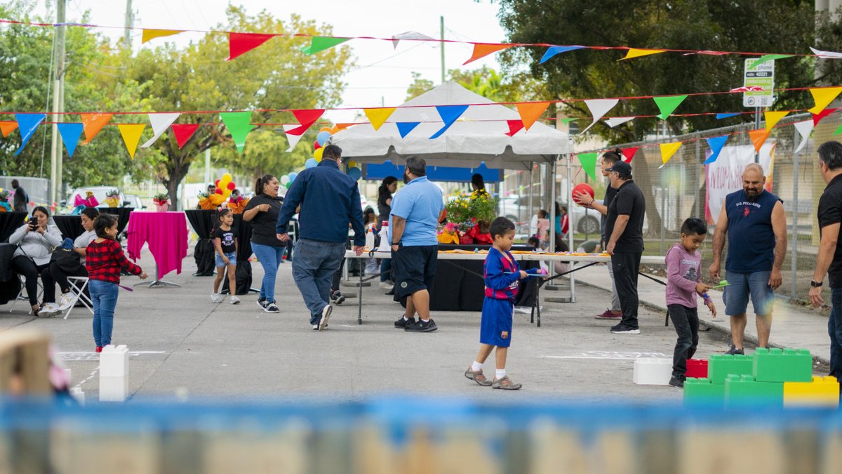 UrbanImpactLab's tweet photo. We strongly believe every resident should play a role in shaping their community and their future. That’s why our team is 💯percent invested in community-driven projects like #transform5th, #stormwaterpark & #civics101. https://t.co/FsJK4TT1bW