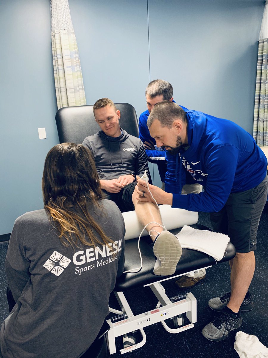 ArmendarizMD's tweet photo. @genesishealth LATC group staying sharp @TBKBANKSPORTS with a MSKUS session! πππ Appreciate all of you for the dedication and excellence off and on the field! π―π―π― #NATA1950 #genesishealth #genesissportsmed #mskus #alwaysready #WorkHard #grinding https://t.co/atZ8stTNA2