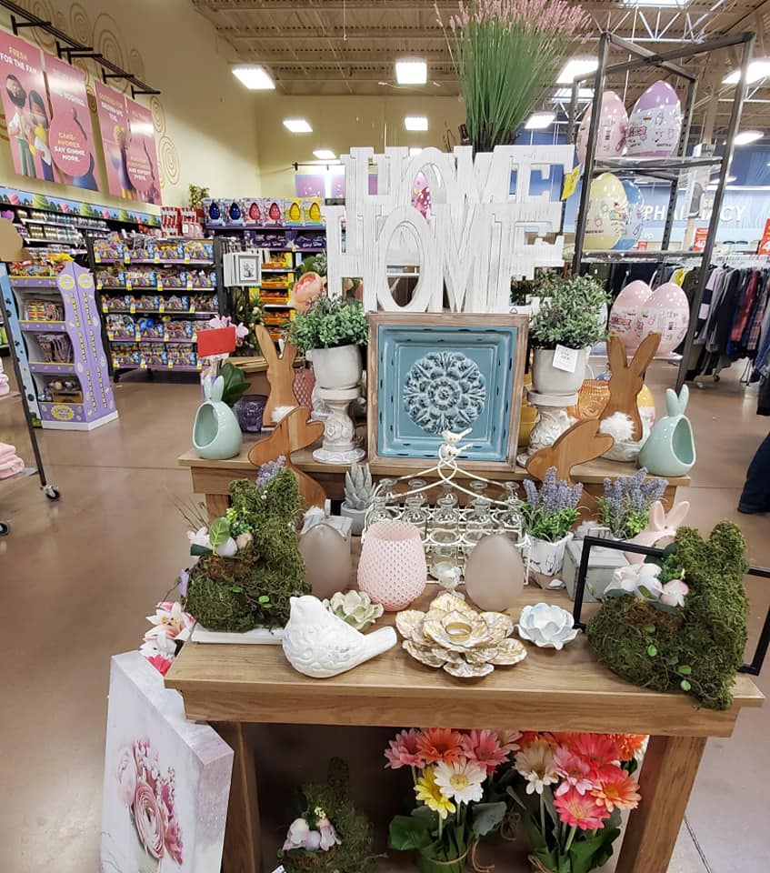 EMCIDTX's tweet photo. Spring is just around the corner! Stock up on the essentials like chocolate bunnies, stuffed animals and decor at the @kroger in @ValleyRanchTC. #ShopEMC #Chocolate #Spring #ChocolateBunnies #Bunnies #Selfie https://t.co/oYEtClWkFC