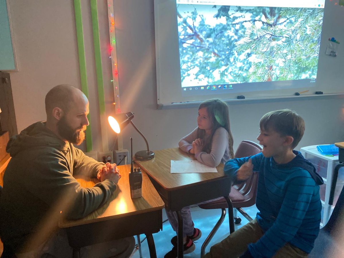 MrsBoyleBCMS's tweet photo. What a great sport!! Interview turned interrogation!! 😂😂 #teamcurtis #ONEccps @mrsjswartz https://t.co/N2POurrru0