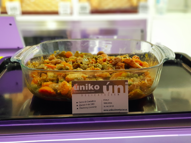 TiendasUniko's tweet photo. ¿Ritmo de vida ajetreado? Todo el día haciendo cosas, con obligaciones... Para cuando no le apetezca #cocinar en Úniko dispone de la mejor #comida casera para #llevar, paellas, albondigas de #buey, #menestra de verduras, #lasaña y sin faltar #tartas de queso, de la abuela... 🍰 https://t.co/SS4VDRKqoN