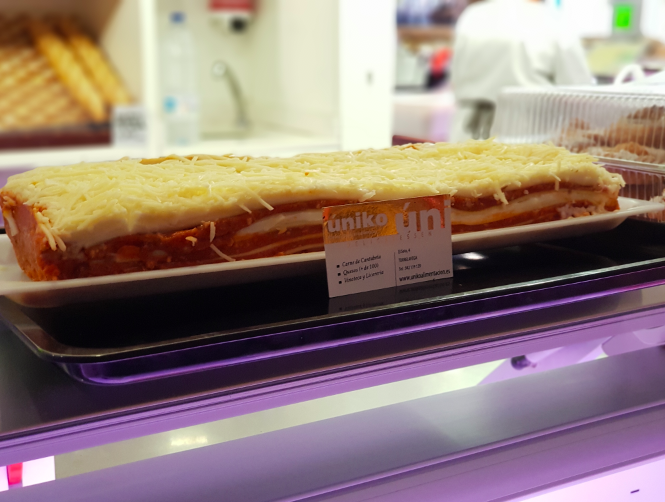 TiendasUniko's tweet photo. ¿Ritmo de vida ajetreado? Todo el día haciendo cosas, con obligaciones... Para cuando no le apetezca #cocinar en Úniko dispone de la mejor #comida casera para #llevar, paellas, albondigas de #buey, #menestra de verduras, #lasaña y sin faltar #tartas de queso, de la abuela... 🍰 https://t.co/SS4VDRKqoN