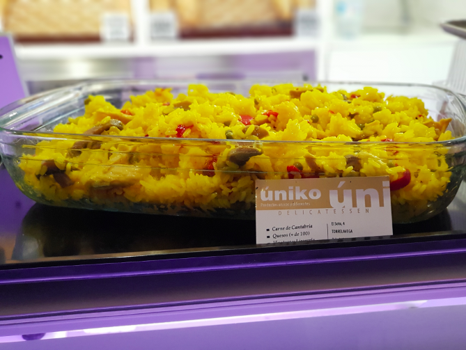 TiendasUniko's tweet photo. ¿Ritmo de vida ajetreado? Todo el día haciendo cosas, con obligaciones... Para cuando no le apetezca #cocinar en Úniko dispone de la mejor #comida casera para #llevar, paellas, albondigas de #buey, #menestra de verduras, #lasaña y sin faltar #tartas de queso, de la abuela... 🍰 https://t.co/SS4VDRKqoN