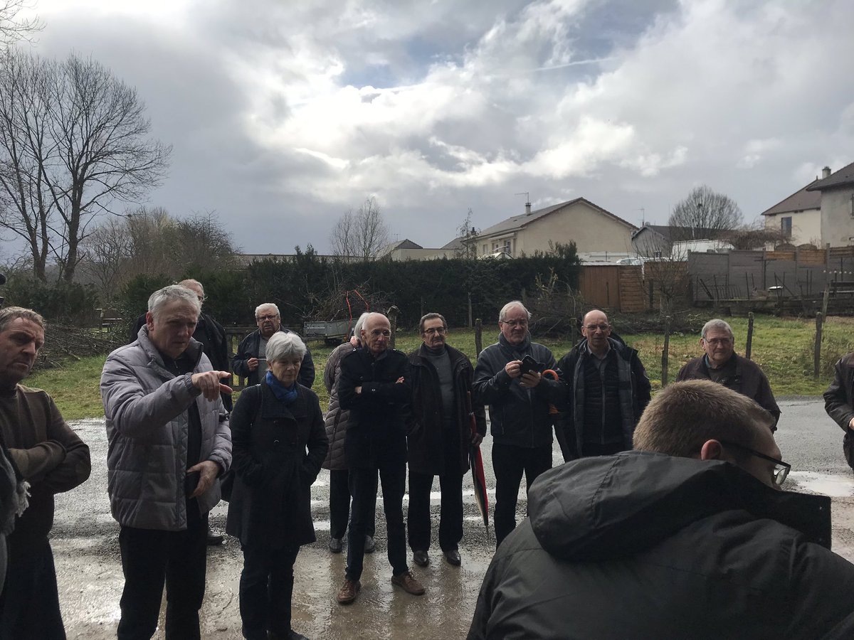 cyprienmateos's tweet photo. Inauguration d’1 des 3 armoires #PMZ #Fibre #Orange desservant  #Chaucenne 198 foyers #Noironte 173 foyers &amp; #Audeux 196 foyers #GrandBesanconMetropole présence des Maires Bernard Vougnon, Claude Maire &amp; Françoise Galiou &amp; déjà 271 foyers éligibles sur les 3 communes @OrangeBFC https://t.co/p3Xr4AdXul