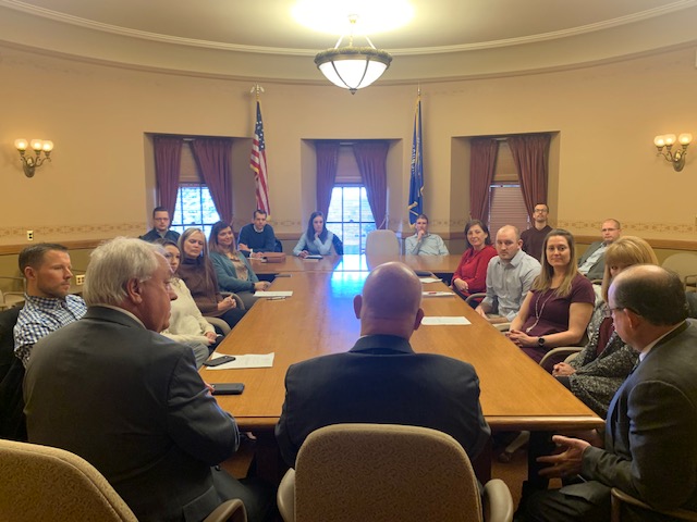 SenDanFeyen's tweet image. Had a great time this morning chatting with members of the @EnvisionGrtrFDL Leadership program alongside Rep. @Thiesfeldt, @RepPlumer, and @repschraa!

Thank you to all the members for your impressive leadership and the work you do for your community.