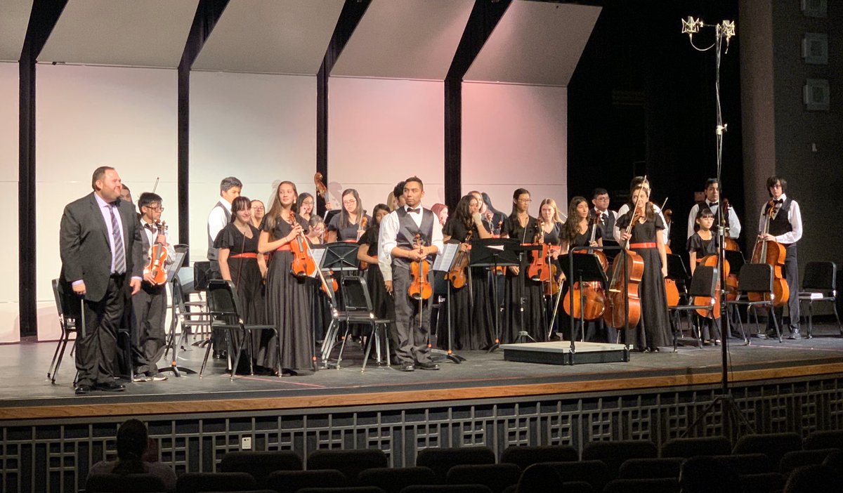 JeffcoMusic's tweet photo. Thanks to Mr Melaragno &amp; @LHSTigerCO for hosting the ROARchestra festival! @JeffcoSchoolsCo musicians are performing, working w/ guest clinicians, listening, &amp; learning! @DakotaRidgeHS @ConiferHigh @AWestNow1 @RValleyMustangs @PomonaPrincipal @WRHSFarmers @GoldenHSDemons https://t.co/QgmUrFYZXd