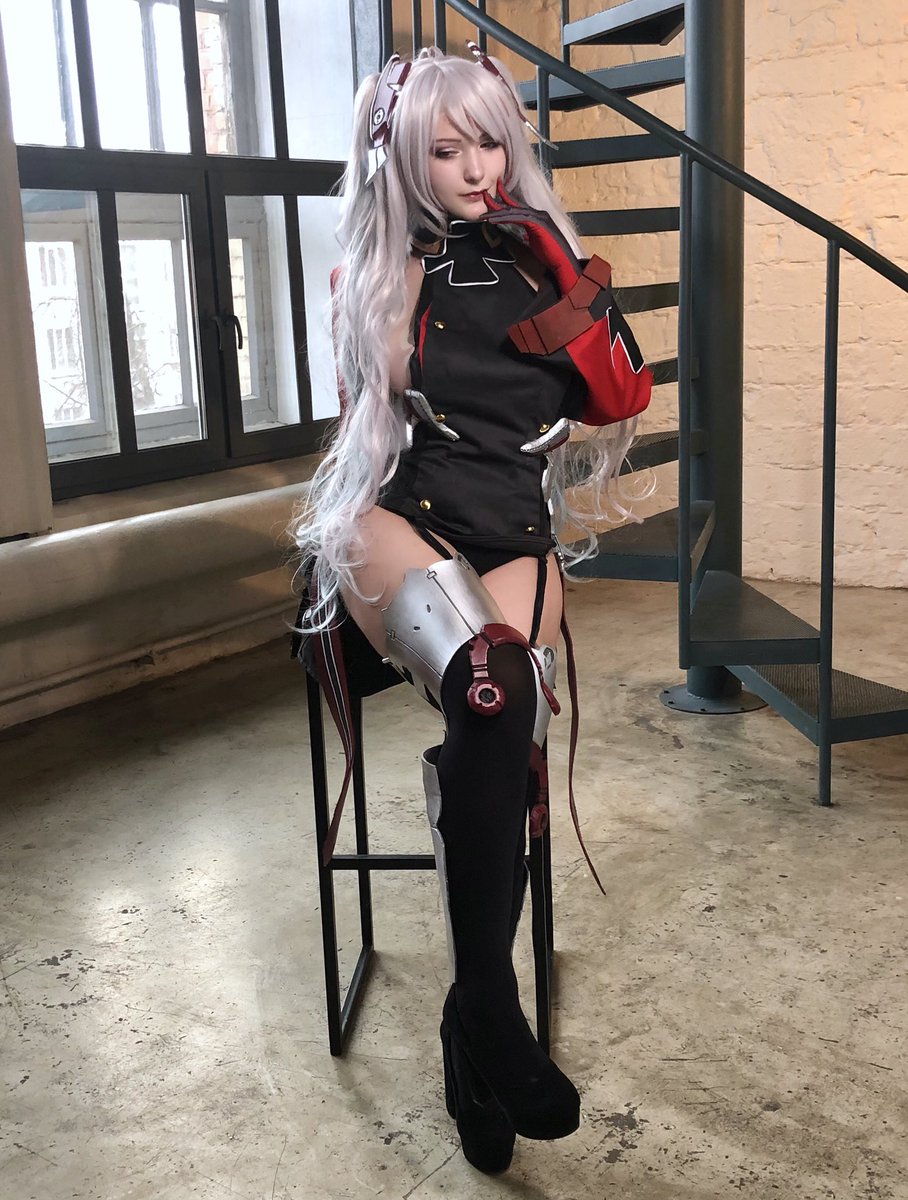 How about side-boobs backstages? 🚢

Prinz Eugen HQ photoset is ready and tomorrow I will send it to my patrons 🥰✨
🔥 Tier 2 and higher 💥
➡️ https://t.co/YXfxlb6iXk https://t.co/TkVNROVh51