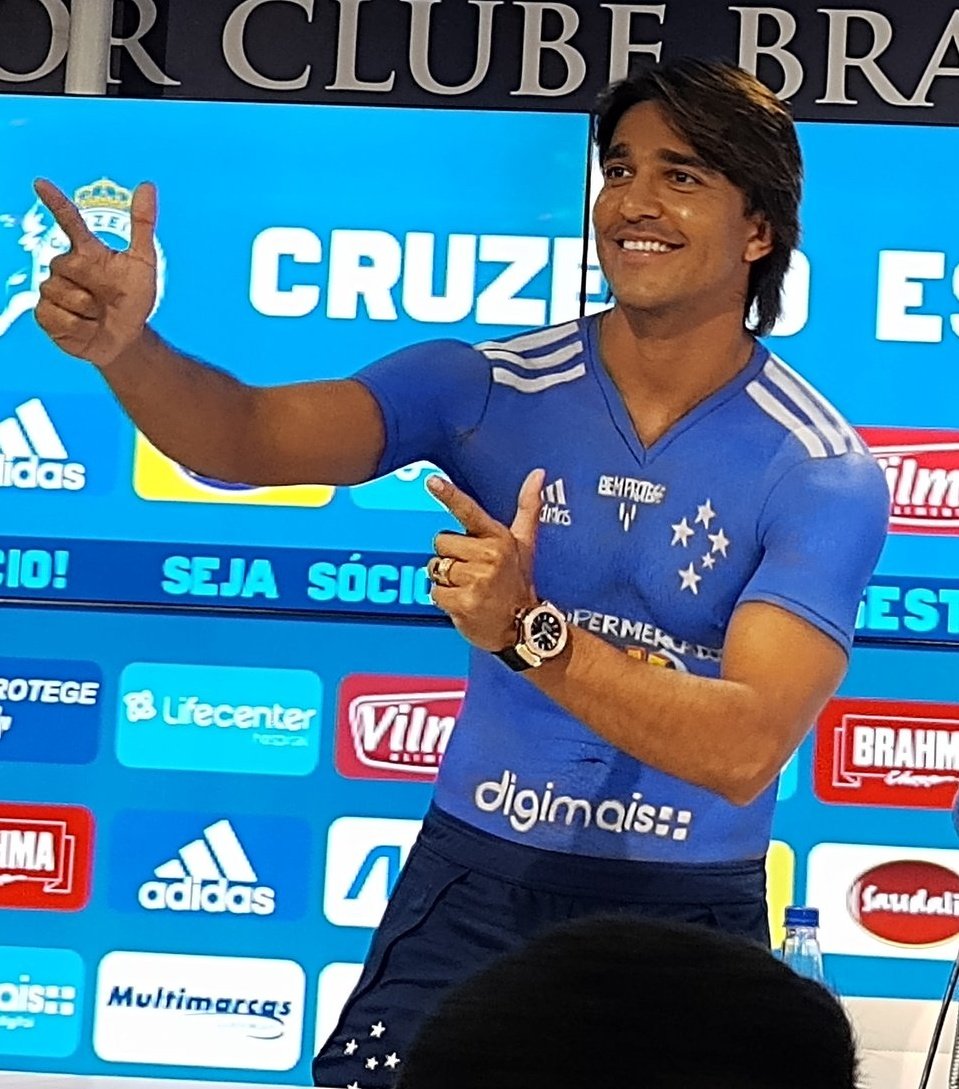 RealBennytheDog's tweet image. Economizando na camisa / economizando no jogador